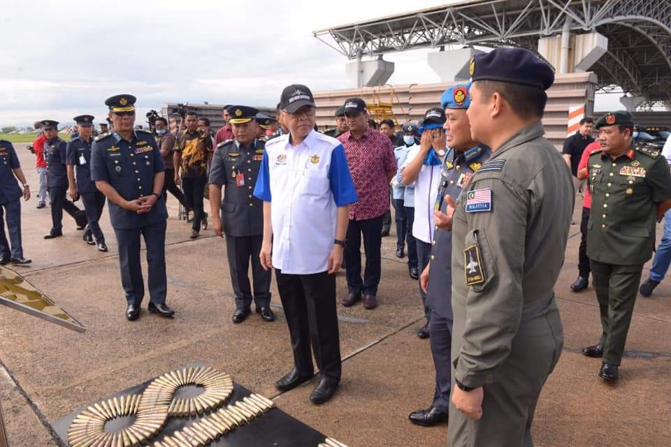 Senior Minister of Defence YB Dato' Sri Ismail Sabri bin Yaakob visiting static display at BUTTERWORTH Air Base.