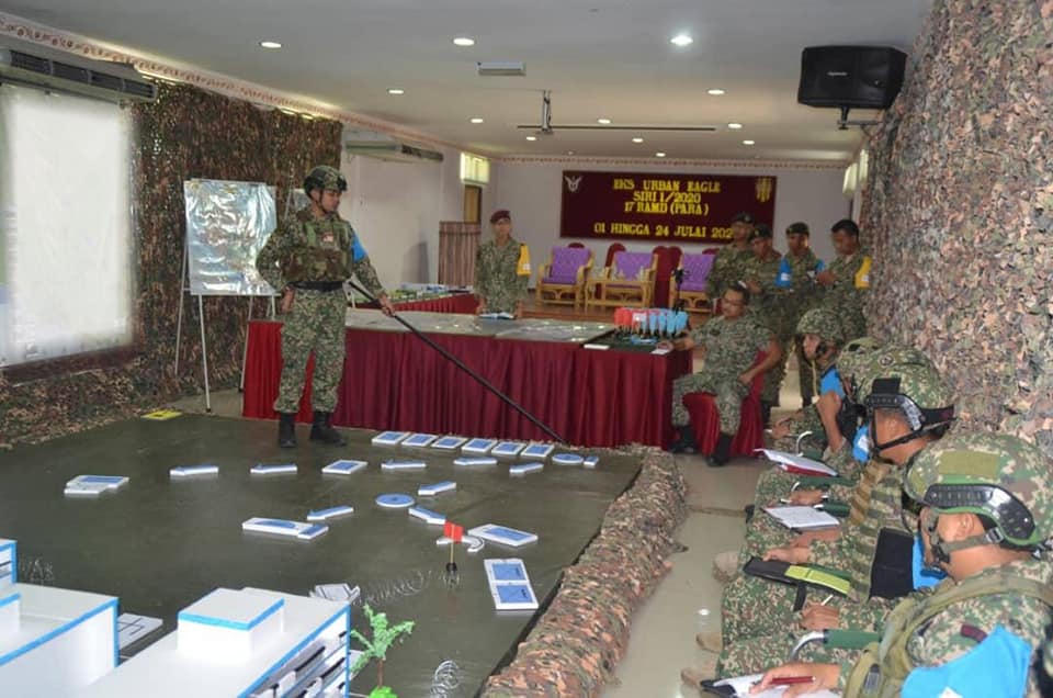 Various exercises conducted by 17 RMR (Para) during Ex URBAN EAGLE.