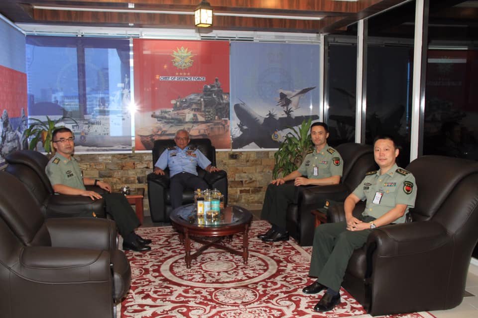 COL Zhang Ge and his military staff made a courtesy call on CDF Affendi Buang.