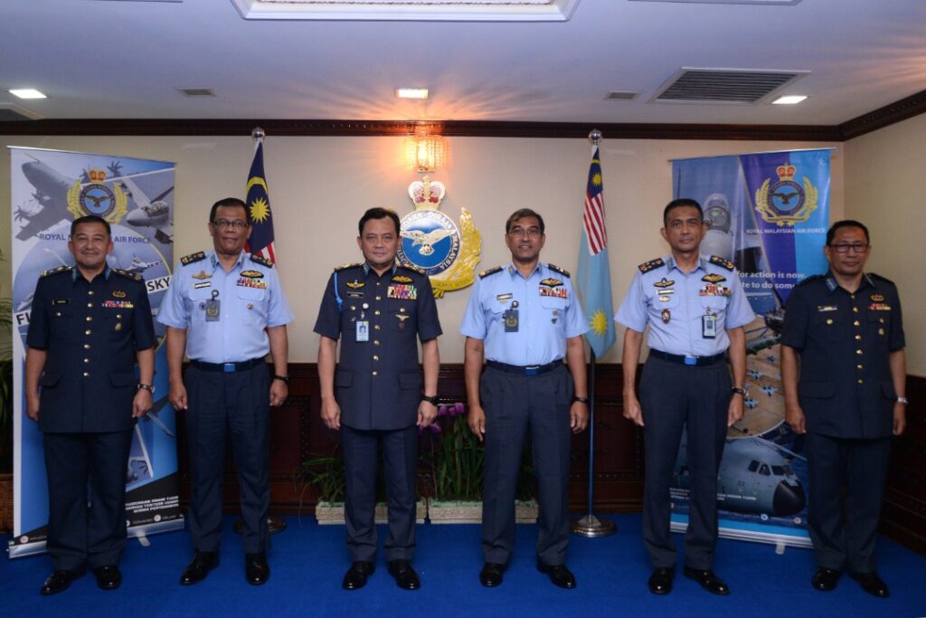 BG Hishammuddin bin Abdul Rahman (far left) and Col Rizam bin Ibrahim (far right).