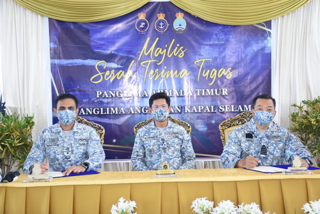 Change of command ceremony for Commander of the Submarine Force between First-Admiral Baharudin bin Wan Md Nor and Captain Mohd Razib bin Tahir.