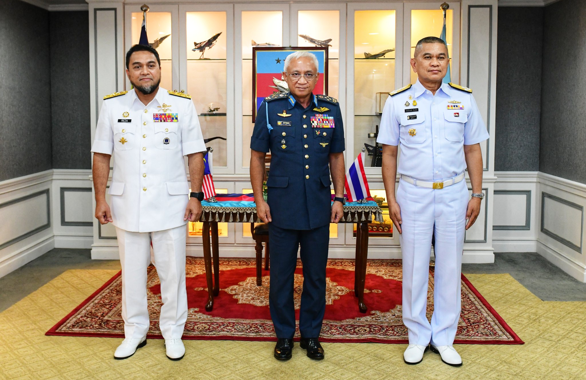 Commander Royal Thai Navy Visits Malaysia - MY Military Times