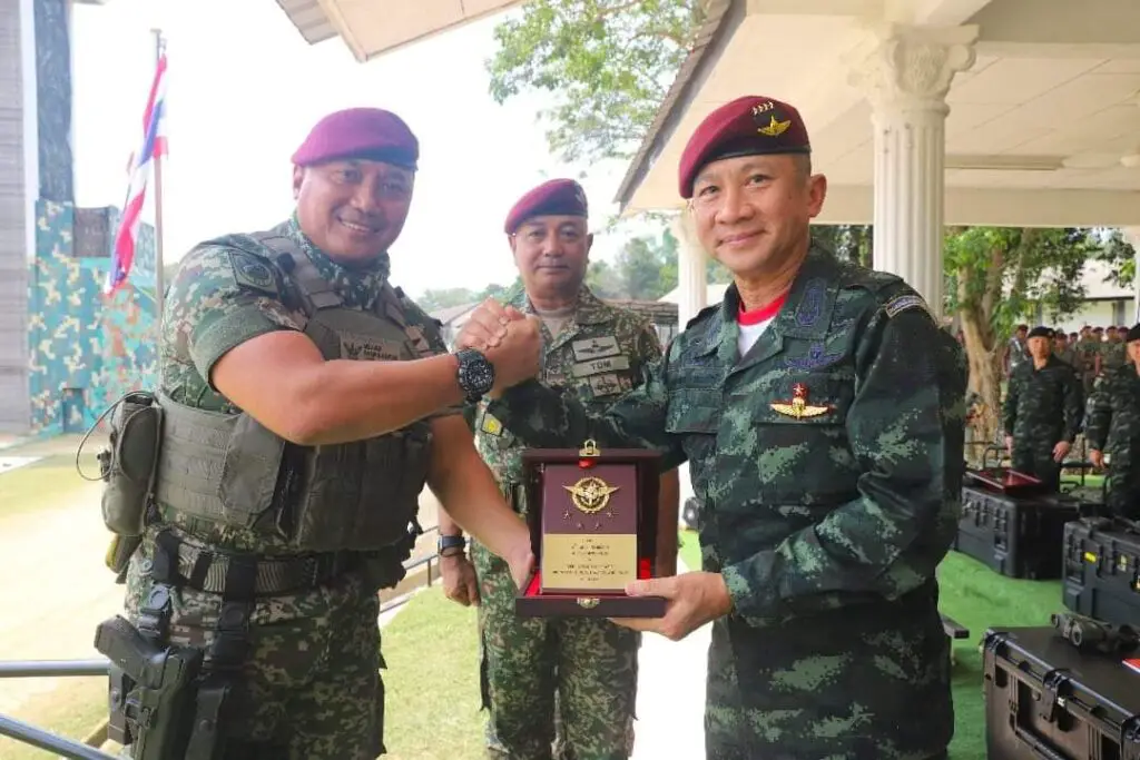 Presentation of the Honorary Maroon Beret and Senior Parachute Wing to ...